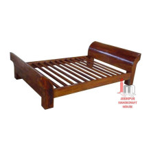 Cama doble de madera natural